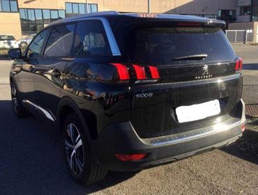 PEUGEOT 5008 BlueHDi 130 S&S Allure