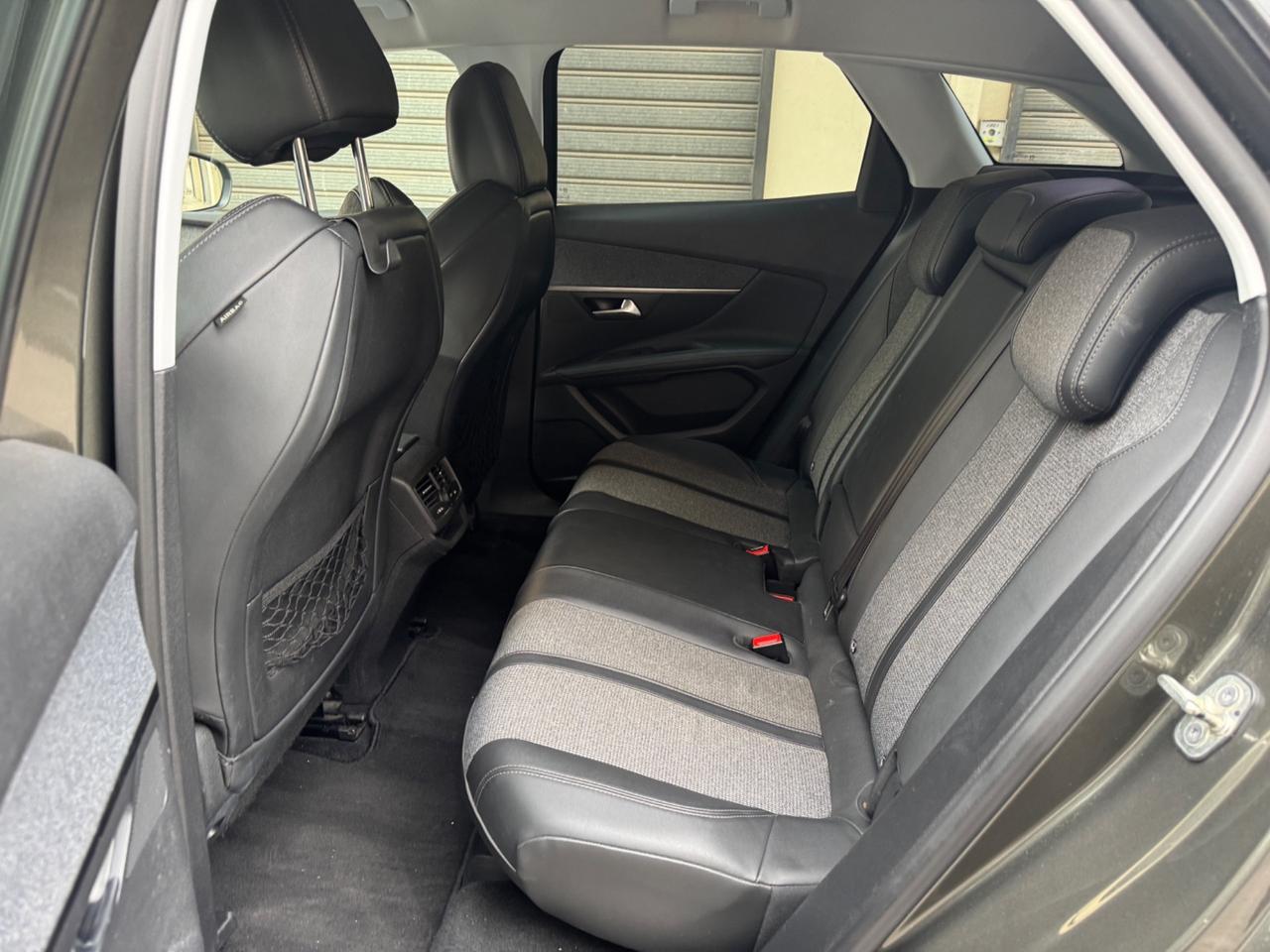 Peugeot 3008 BlueHDi 130 S&S Allure