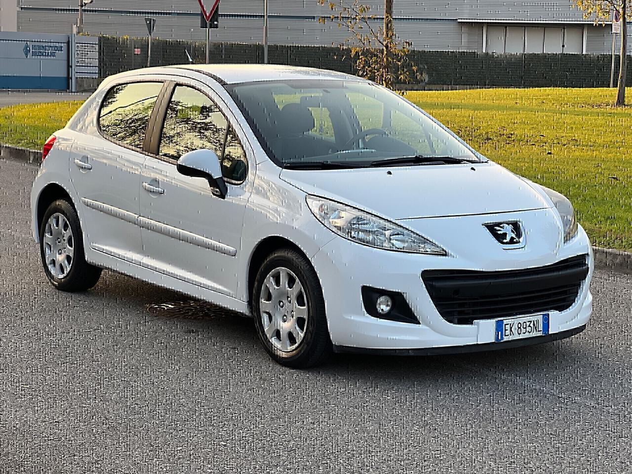Peugeot 207 1.4 Benzina Ok Neopatentati