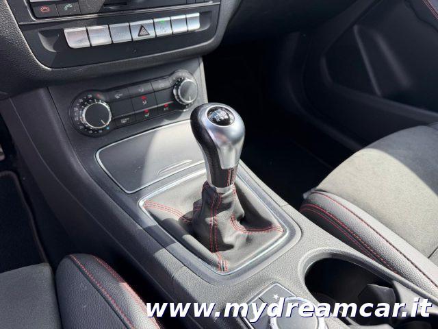 MERCEDES-BENZ B 180 d Premium