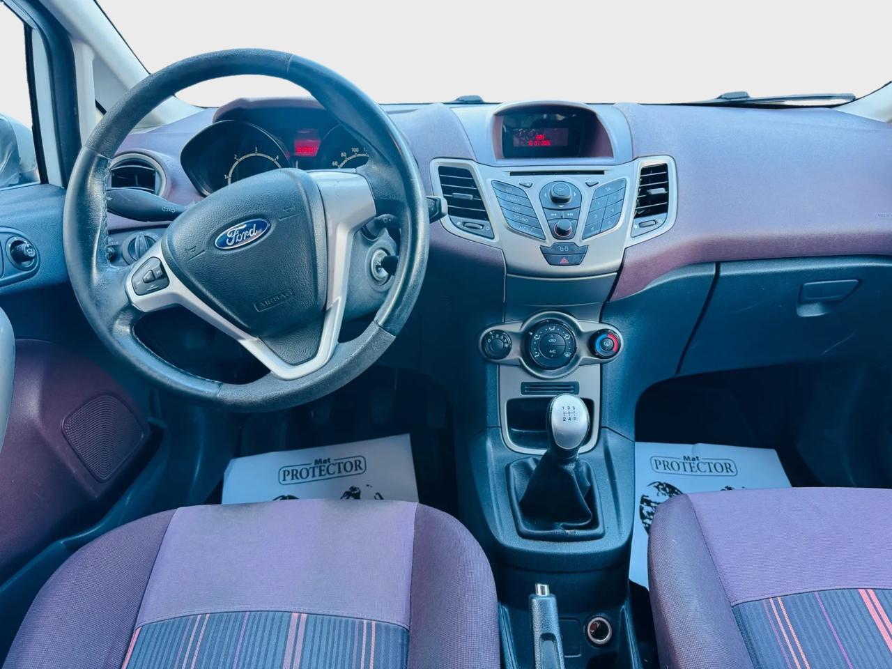 Ford Fiesta 1.4 TDCi titanium anno 2010 neo patentati