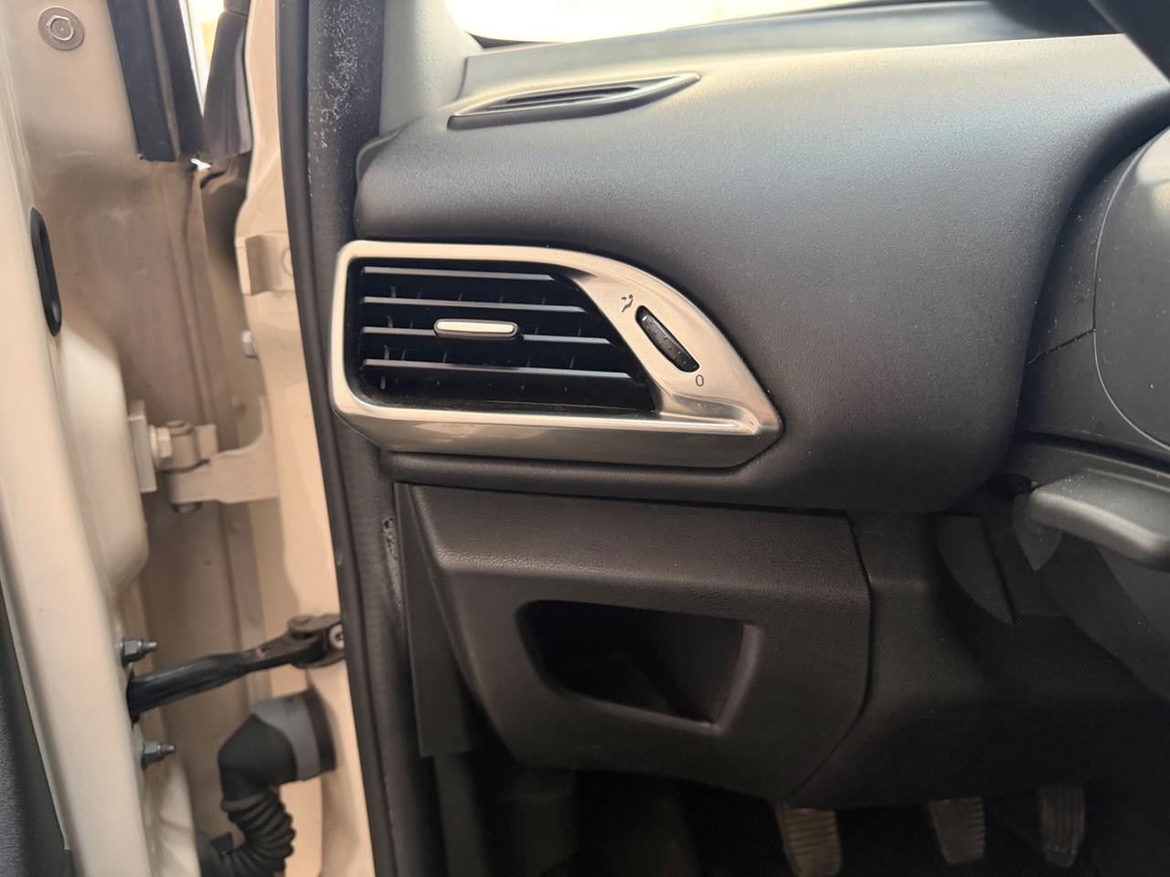 Lancia Ypsilon 1.2 Benzina Opening Edition