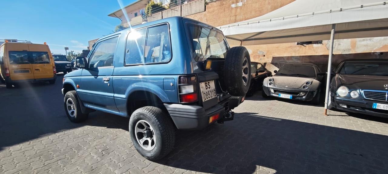 Mitsubishi Pajero GLX 2.5 TD 5 posti