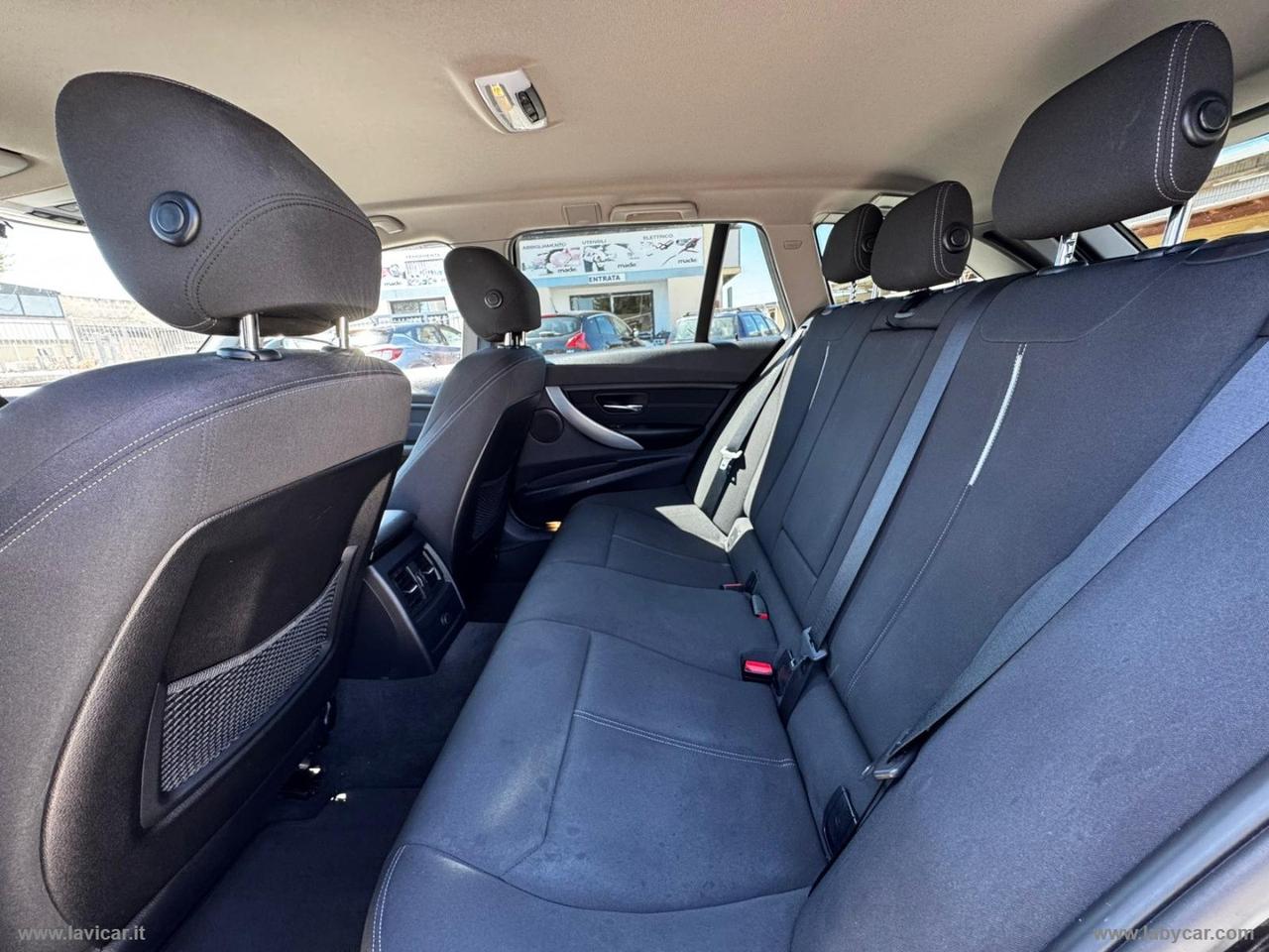 BMW 318d Touring Business Advantage