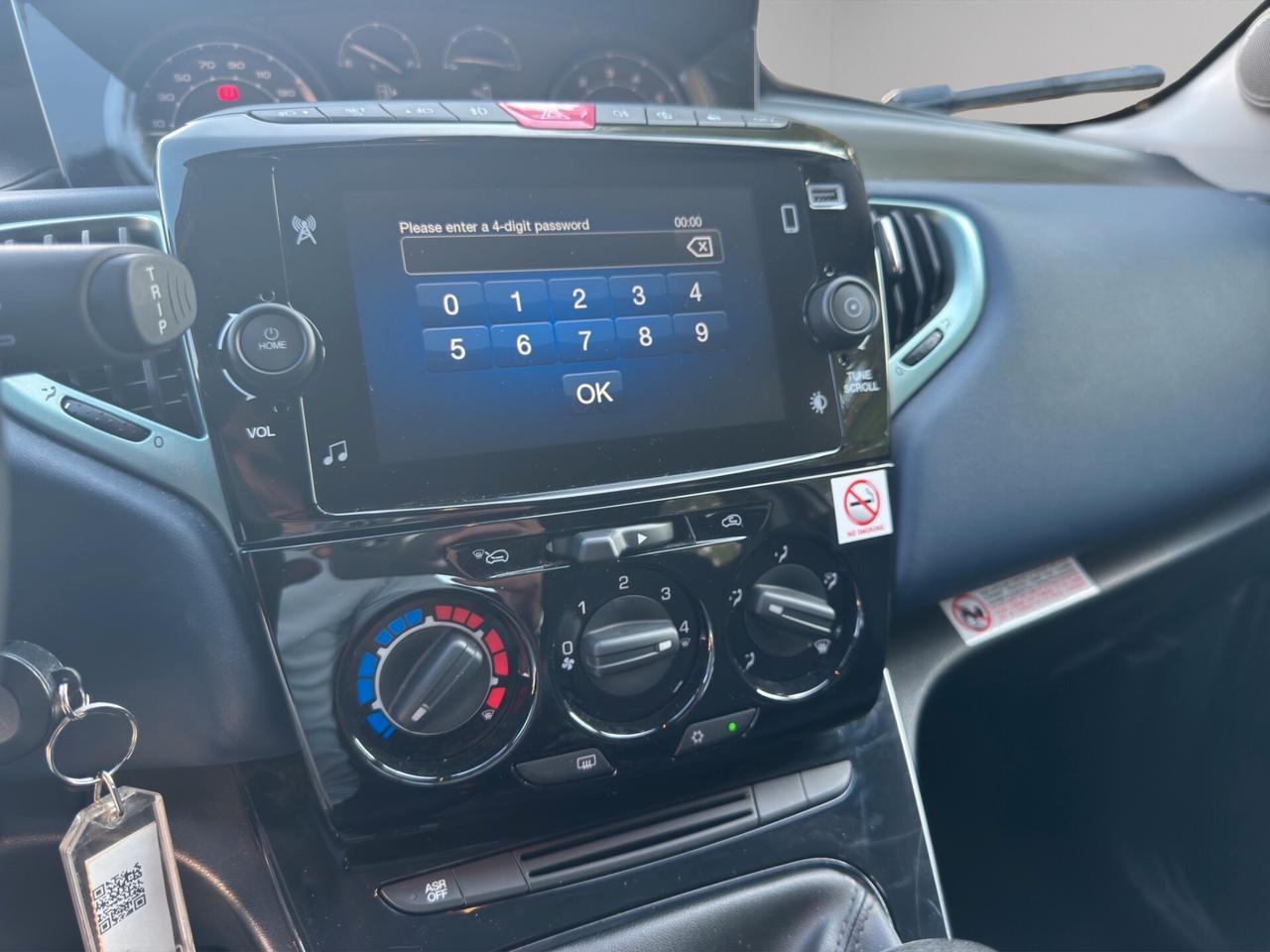 Lancia Ypsilon 1.0 FireFly 5 porte S&S Hybrid Platino