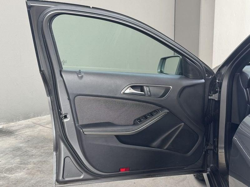 Mercedes-Benz Classe A A 160 d Sport AUTOMATICA NEOPATENTATI CRONOLOGIA TAGLIANDI