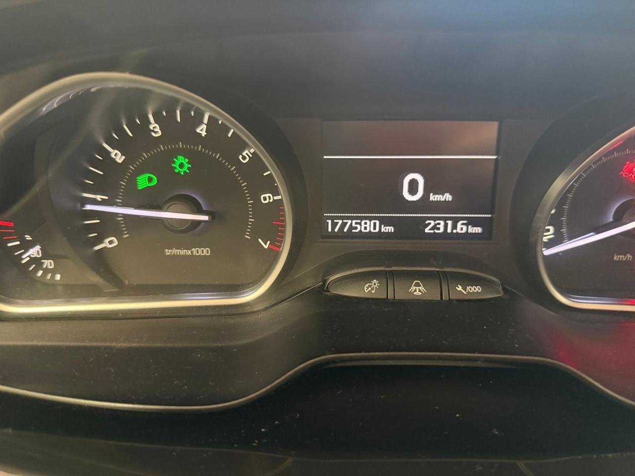 Peugeot 208 PureTech 82 5 porte Allure