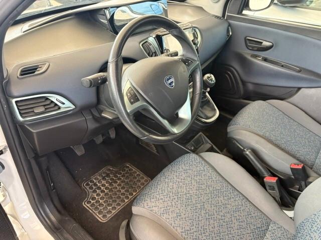 Lancia Ypsilon 1.0 FireFly 5 porte S&S Hybrid Gold Plus