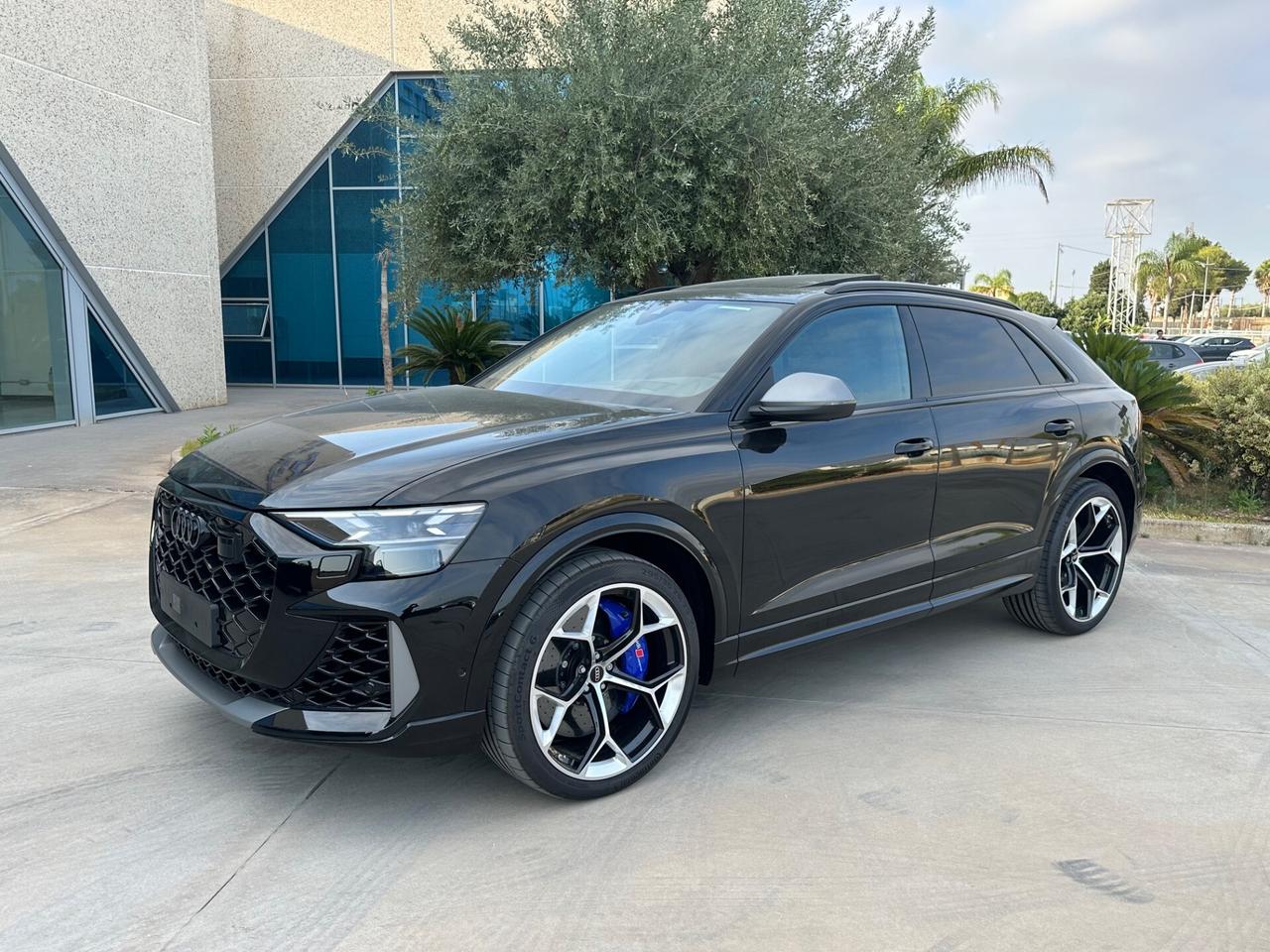Audi RS Q8 performance possibilità noleggio no scoring