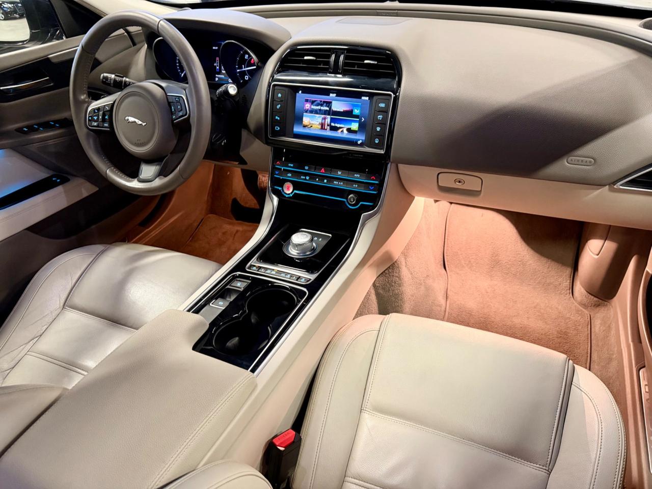 Jaguar XE 2.0 D Turbo aut. Prestige