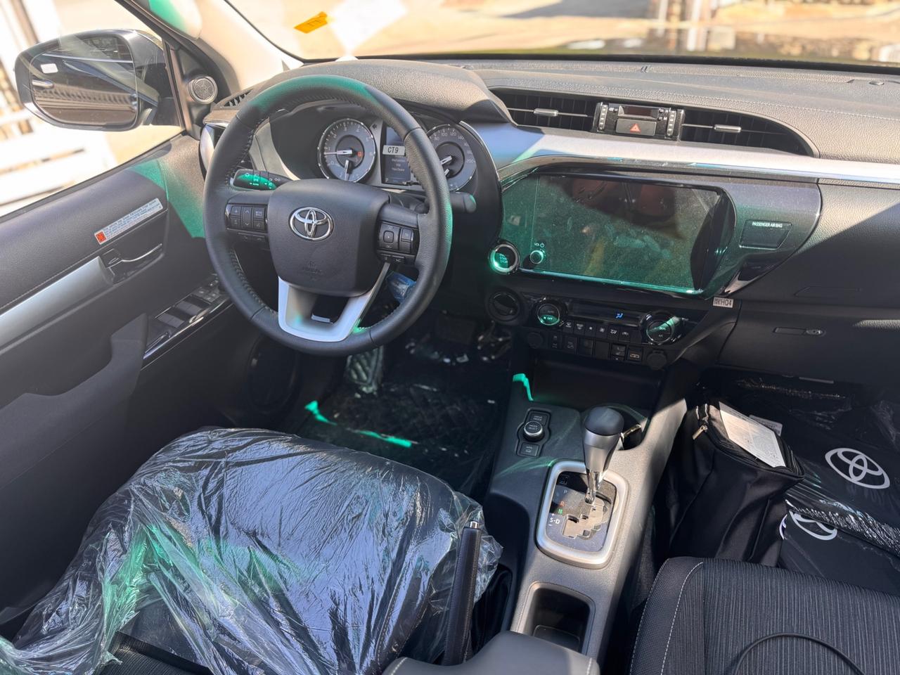 Toyota Hilux 2.8 D-4D A/T 4WD 48V 4 porte Double Cab Lounge