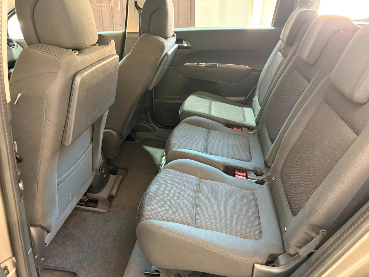 Peugeot 5008 1.6 HDi 115CV Business