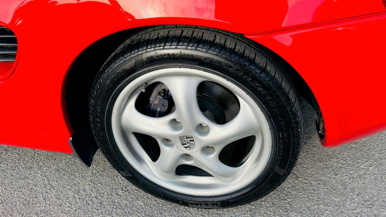 Porsche Boxster 2.5i 24V cat