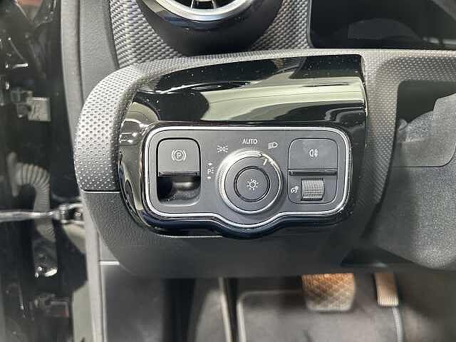 Mercedes-Benz A 180 A 180 d Automatic Sport