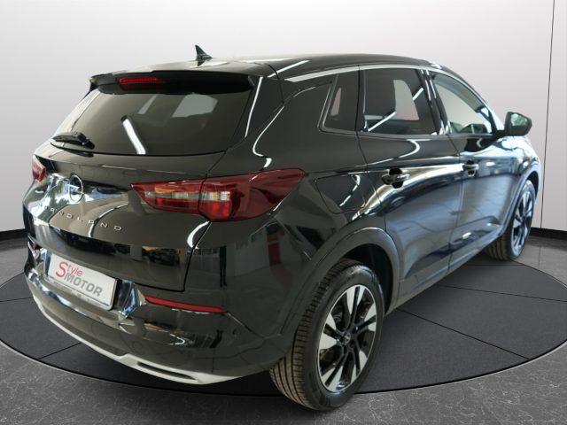OPEL Grandland 1.5 diesel Ecotec aut. AT8 Business Elegance