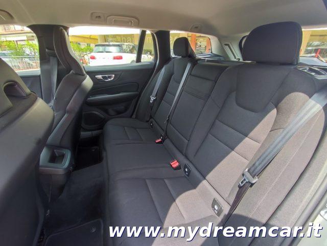VOLVO V60 B4 (d) Geartronic Momentum Business