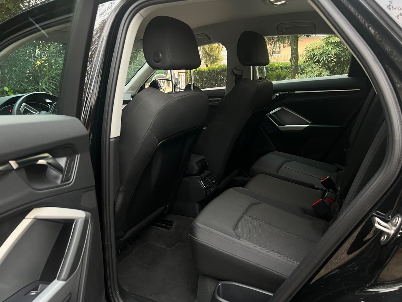 Audi Q3 SPB 35 TFSI S tronic Business Plus