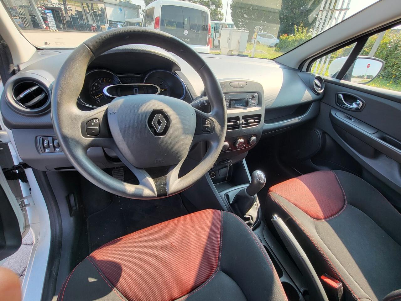 Renault Clio 1.2 75CV 5 porte Wave