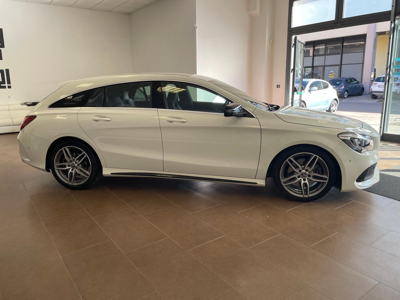 Mercedes-benz CLA 220 Shooting Brake. 4Matic Automatic PremiumAMG