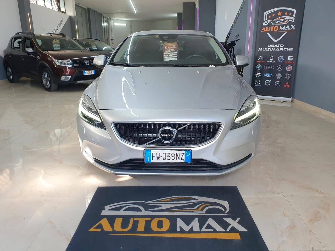 Volvo V40 D2 2.0 Geartronic 120cv R-design 2019
