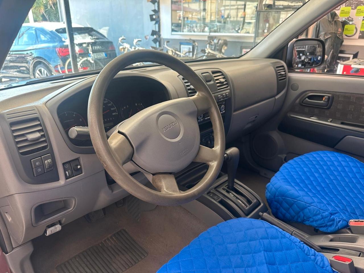 Isuzu D-Max 3.0 TD cat Space Cab 4WD Pick-up 4 posti SUBITO DISP. CON GANCIO TRAINO