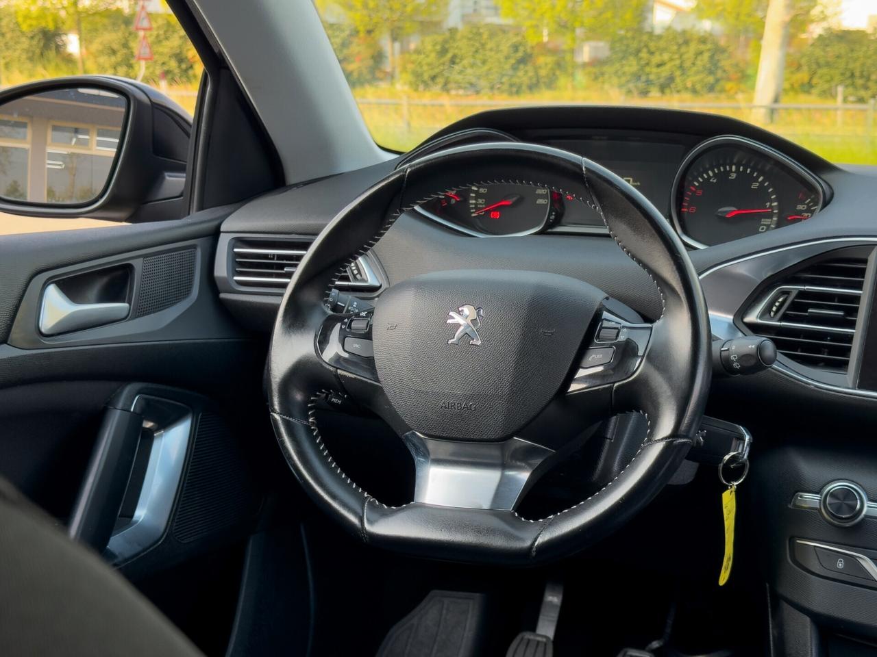 Peugeot 308 BlueHDi 100 S&S SW Business