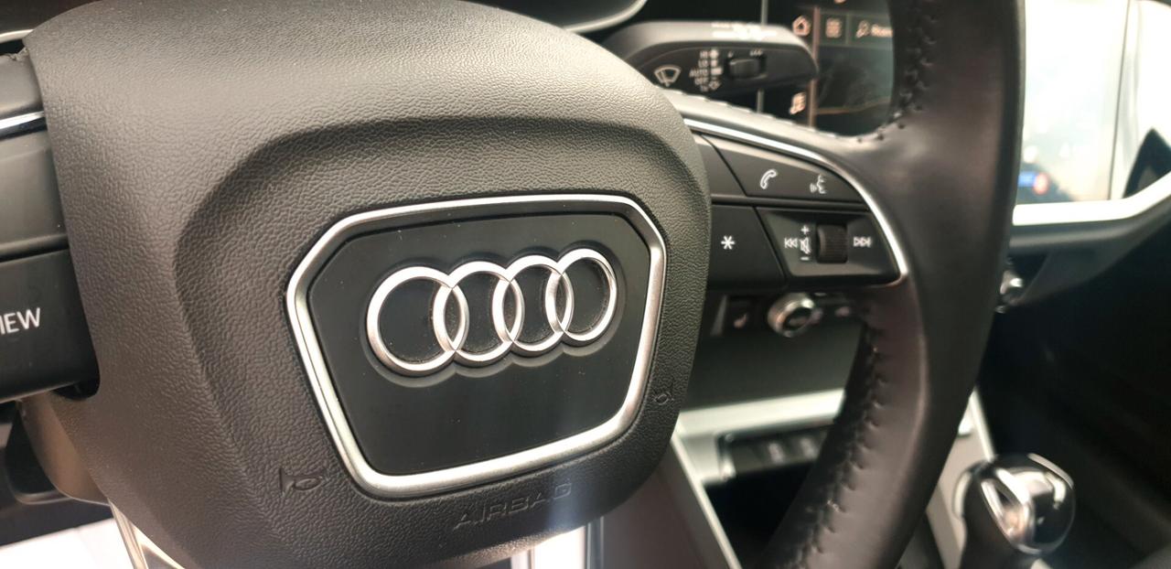 Audi Q3 1.5 TFSI 150 CV Business
