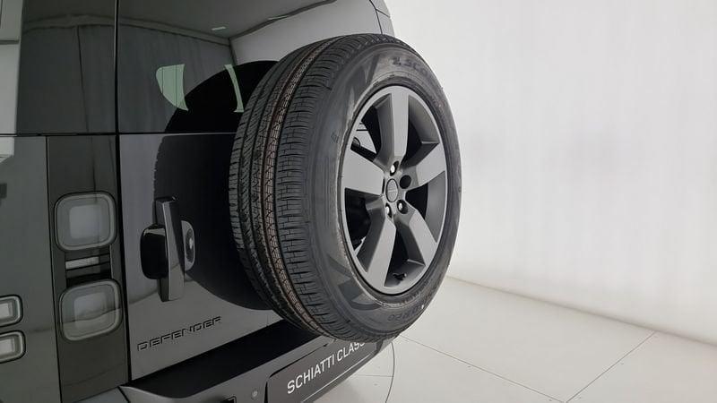 Land Rover Defender 110 3.0D I6 200 CV AWD Auto X-Dynamic SE