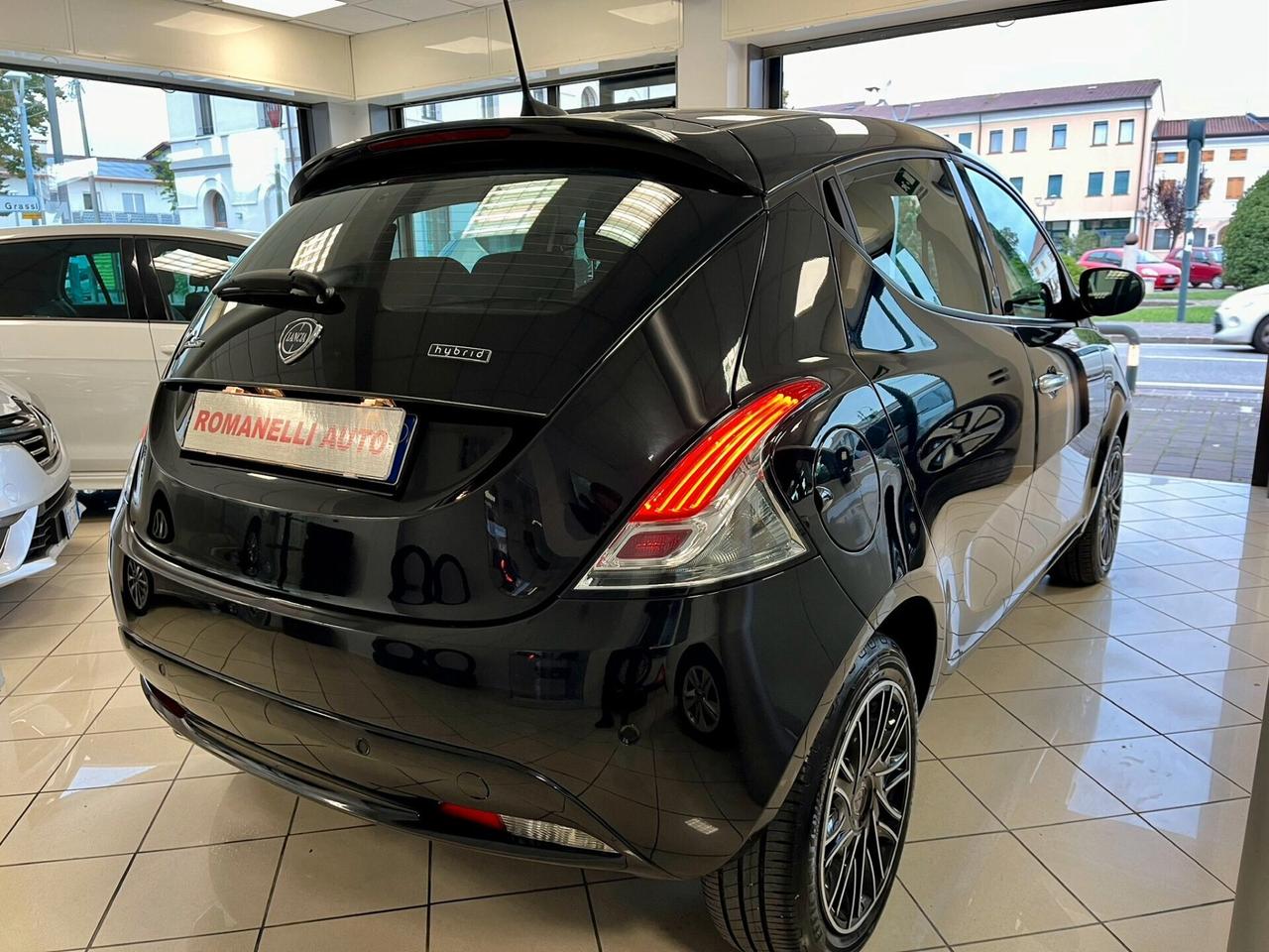 Lancia Ypsilon 1.0 5 porte Hybrid Ecochic Gold