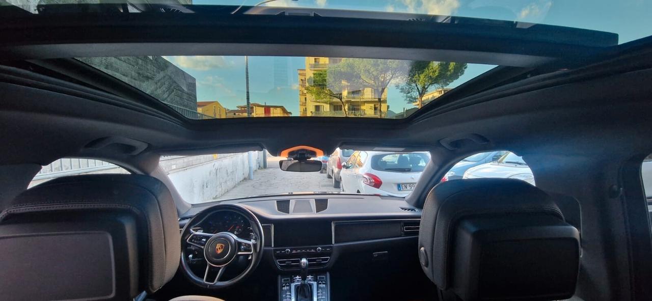 Porsche Macan 2.0 245cv Tetto Led