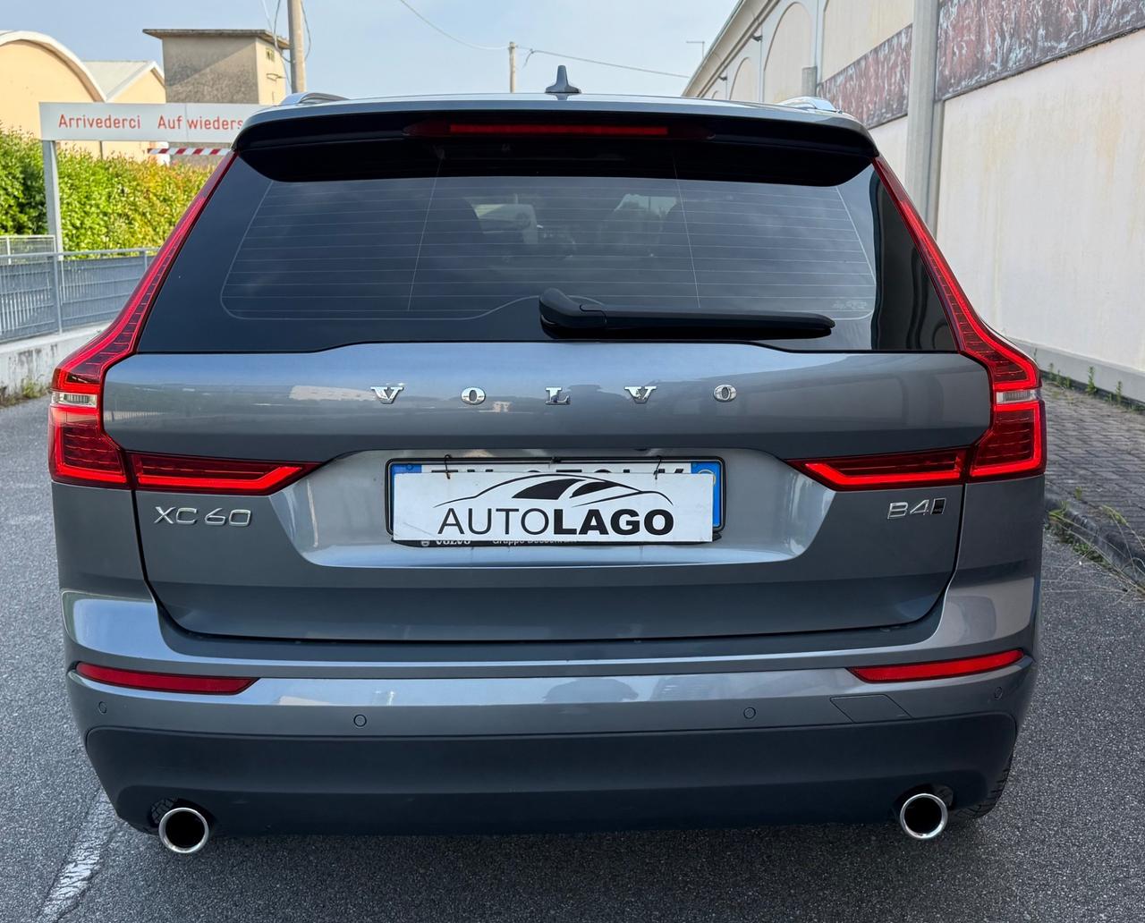 Volvo XC60 B4 (d) AWD Geartronic Business Plus