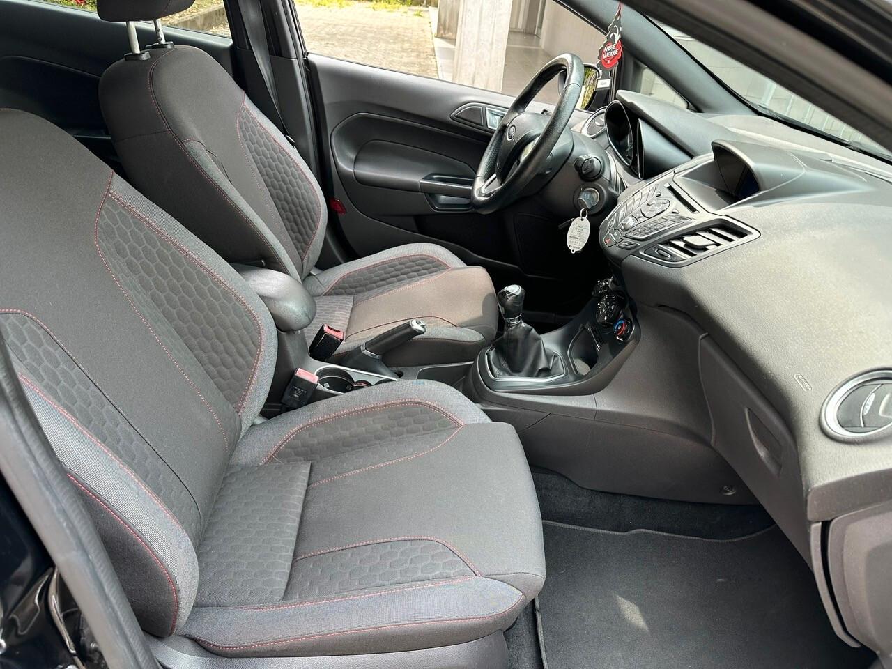 Ford Fiesta 1.5 TDCi 5 porte ST-Line