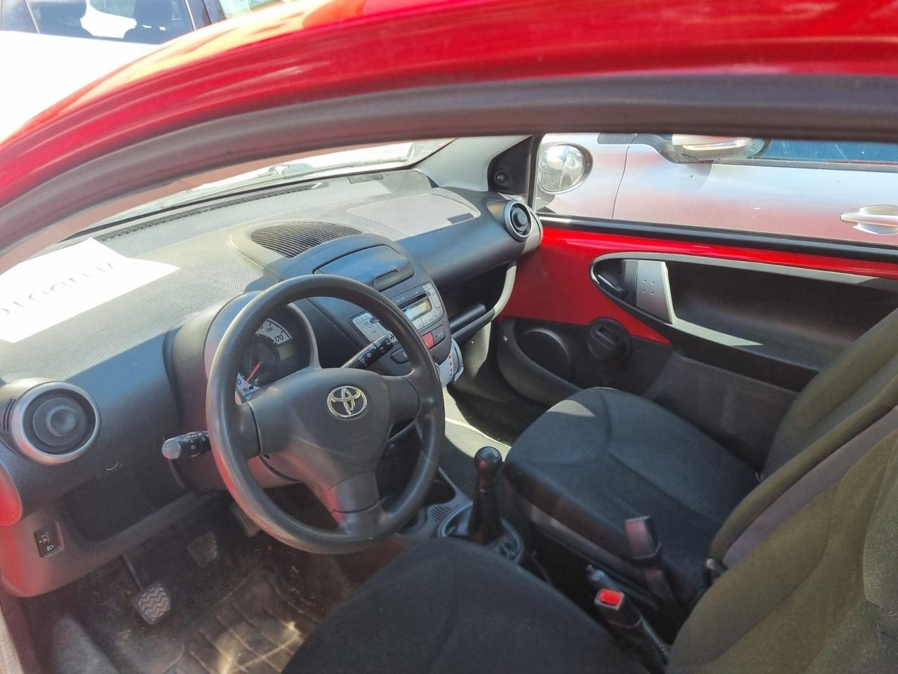 Toyota Aygo 1.0 12V VVT-i 3 porte Active Connect