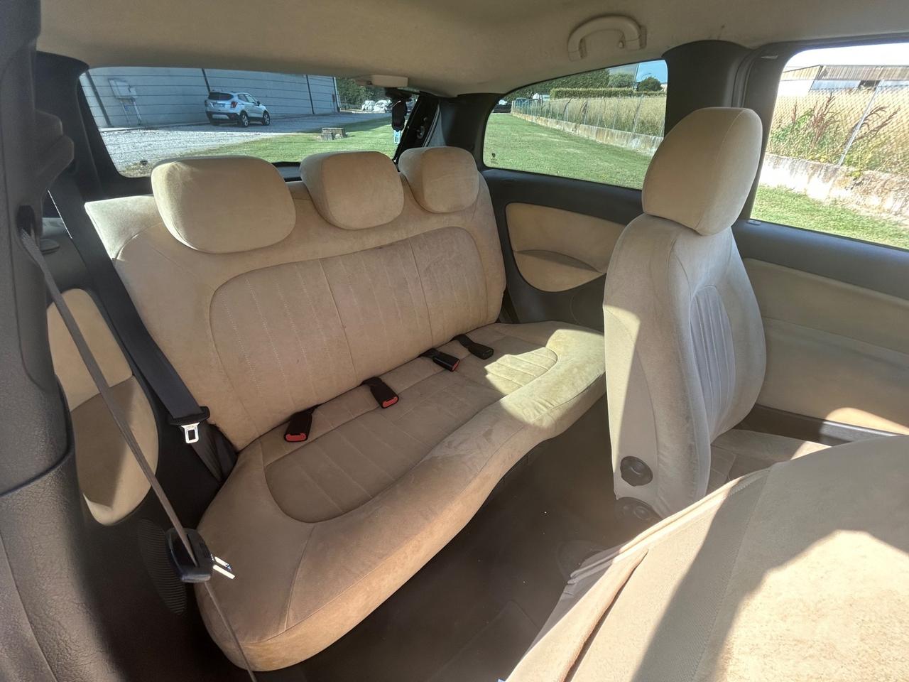 Lancia Ypsilon 1.3 MJT 75 CV Platino