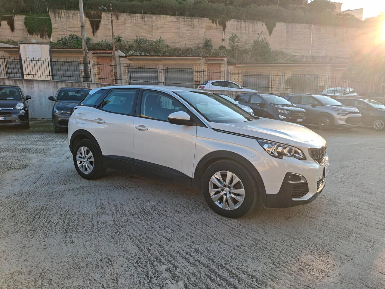 Peugeot 3008 BlueHDi 130 S&S EAT8 Business