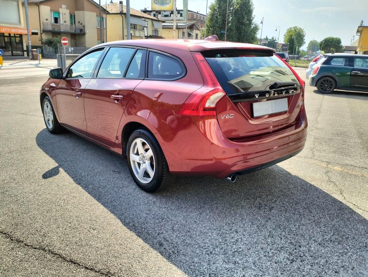 Volvo V60 D2 Geartronic R-design KM 90.000