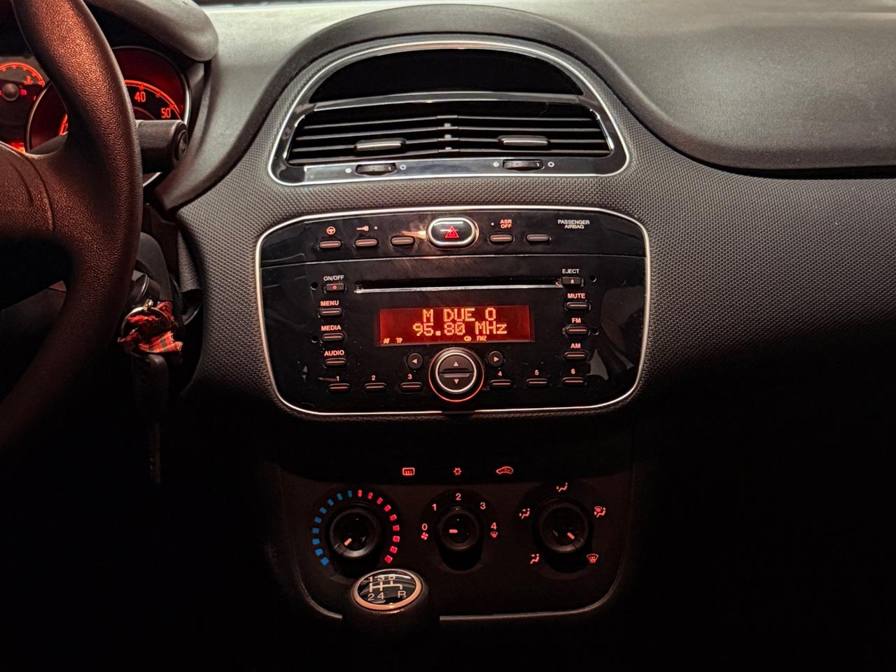 MAGNIFICA FIAT PUNTO CON SOLI 57.954 KM UNICO PROPRIETARIO