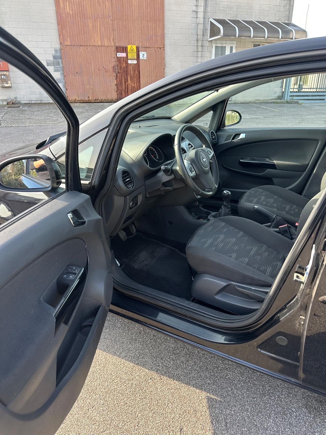 Opel Corsa 1.2 5 porte Cosmo 119.000km euro