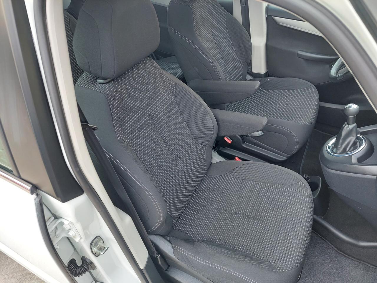 Citroen C4 Grand Picasso 1.6 HDi 110 FAP 7 POSTI