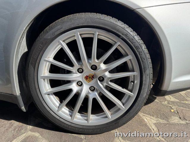 PORSCHE 997 Carrera 4 Coupé MANUAL GEAR