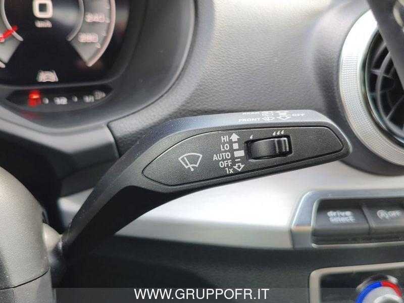 Audi Q2 35 TDI S tronic Identity Black