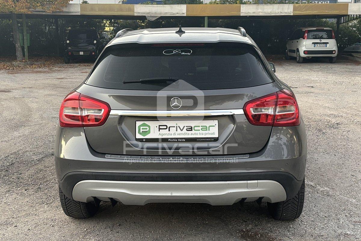 MERCEDES GLA 180 d Automatic Premium