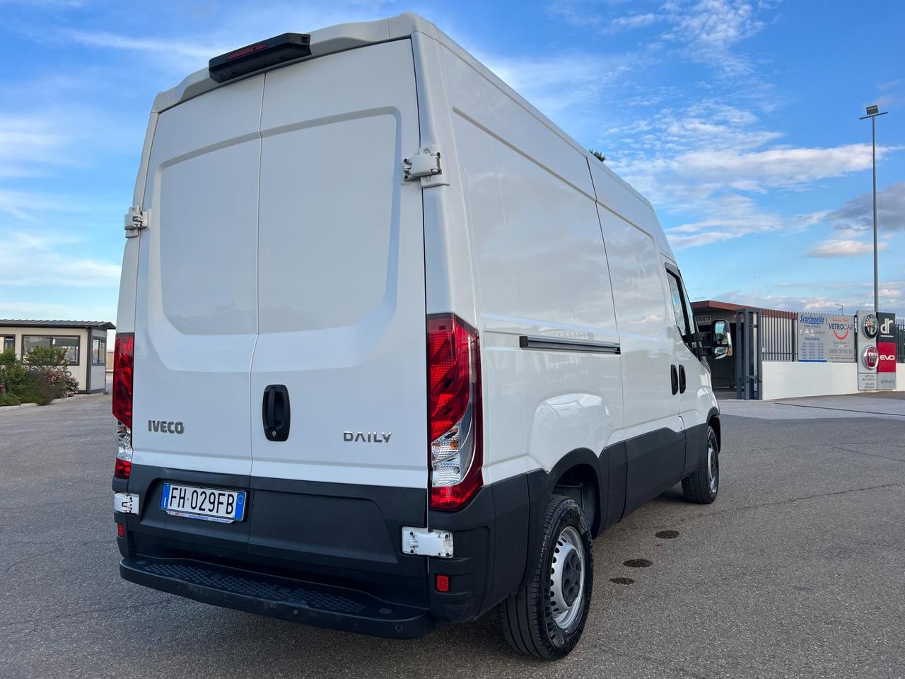 Iveco Daily 35S14 2.3 MJT 140cv L2H2 - 2017