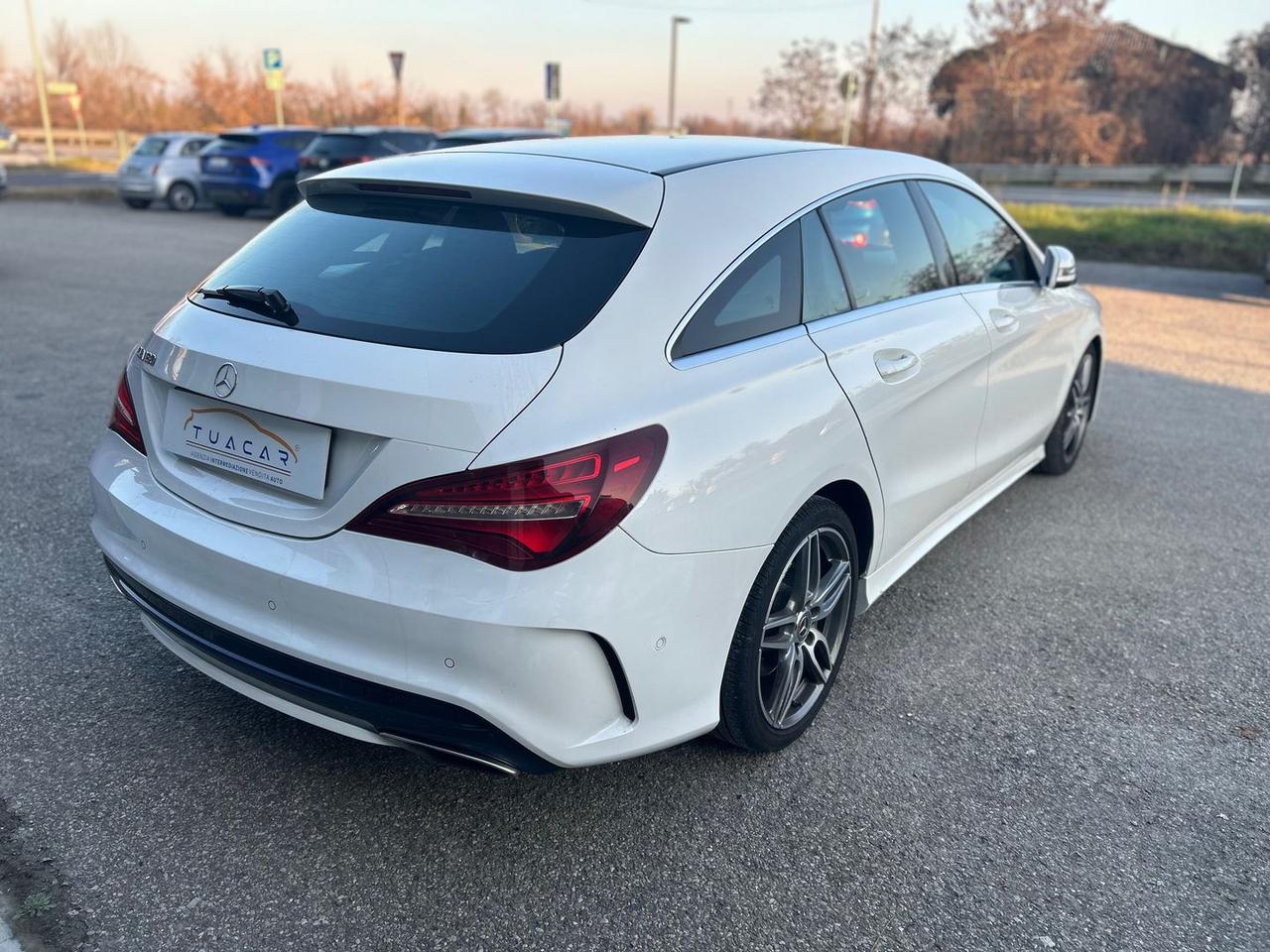 Mercedes-Benz CLA 180 Premium CLA 180 #8250