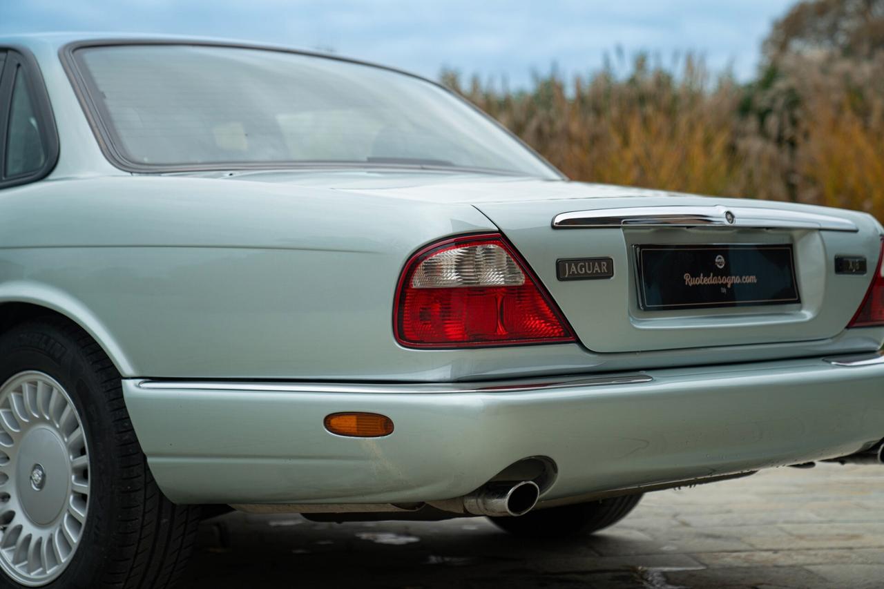 Jaguar XJ8 3.2 - JAG00078