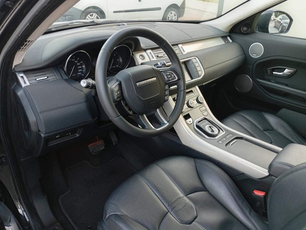 Land Rover Range Evoque 2.2 TD4 5p. Pure