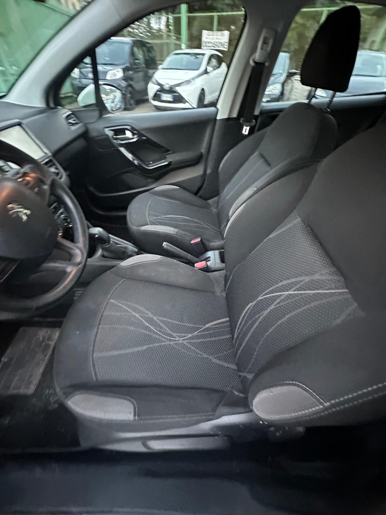 Peugeot 208 PureTech 82 5 porte Allure
