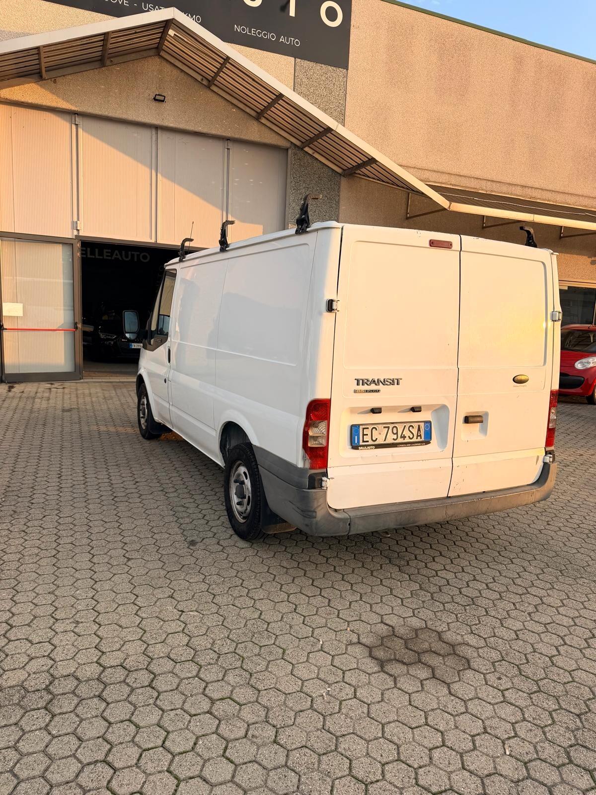 Ford TRANSIT FURGONATO