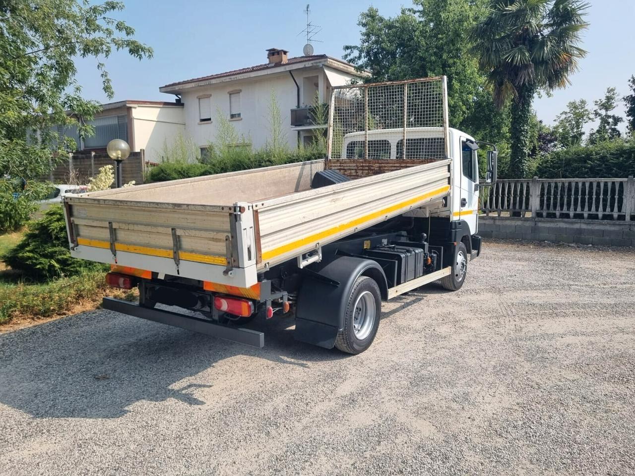 NISSAN ATLEON 140 Ribaltabile