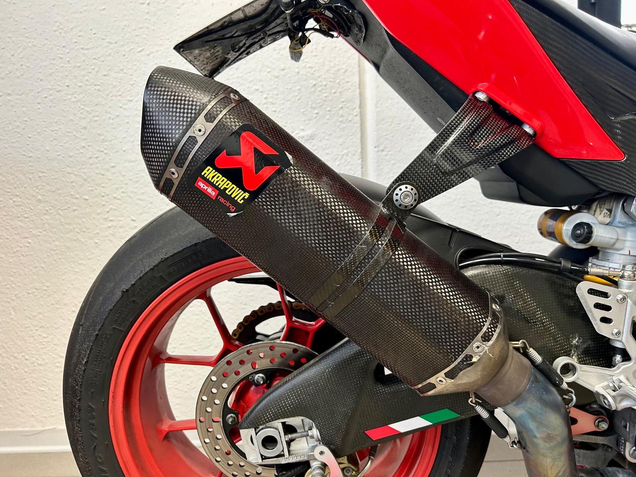 Aprilia RSV4 - Factory